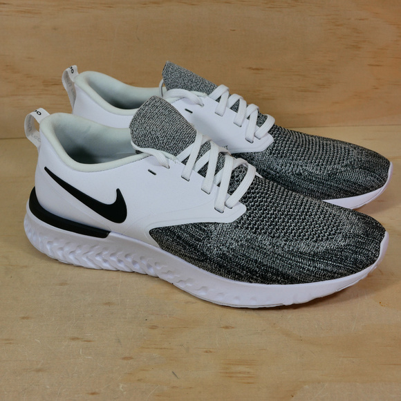 nike odyssey react flyknit 2 black and white